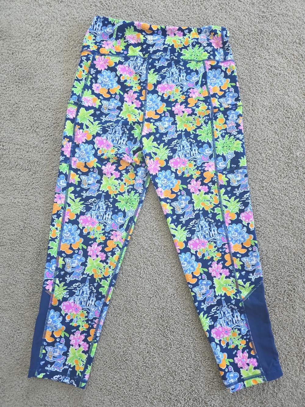 Disney Parks x Lilly Pulitzer "Lilly Loves Mickey" Leggings *Limited Edition* - Picture 7 of 10
